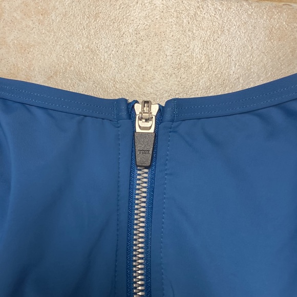 Jantzen Rockin’ Moroccan Zip Suit - Picture 5 of 8